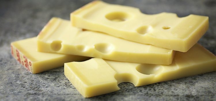 Graziosi buchi, una schiera di imitatori: un grande formaggio! Graziosi buchi, una schiera di imitatori: un grande formaggio!